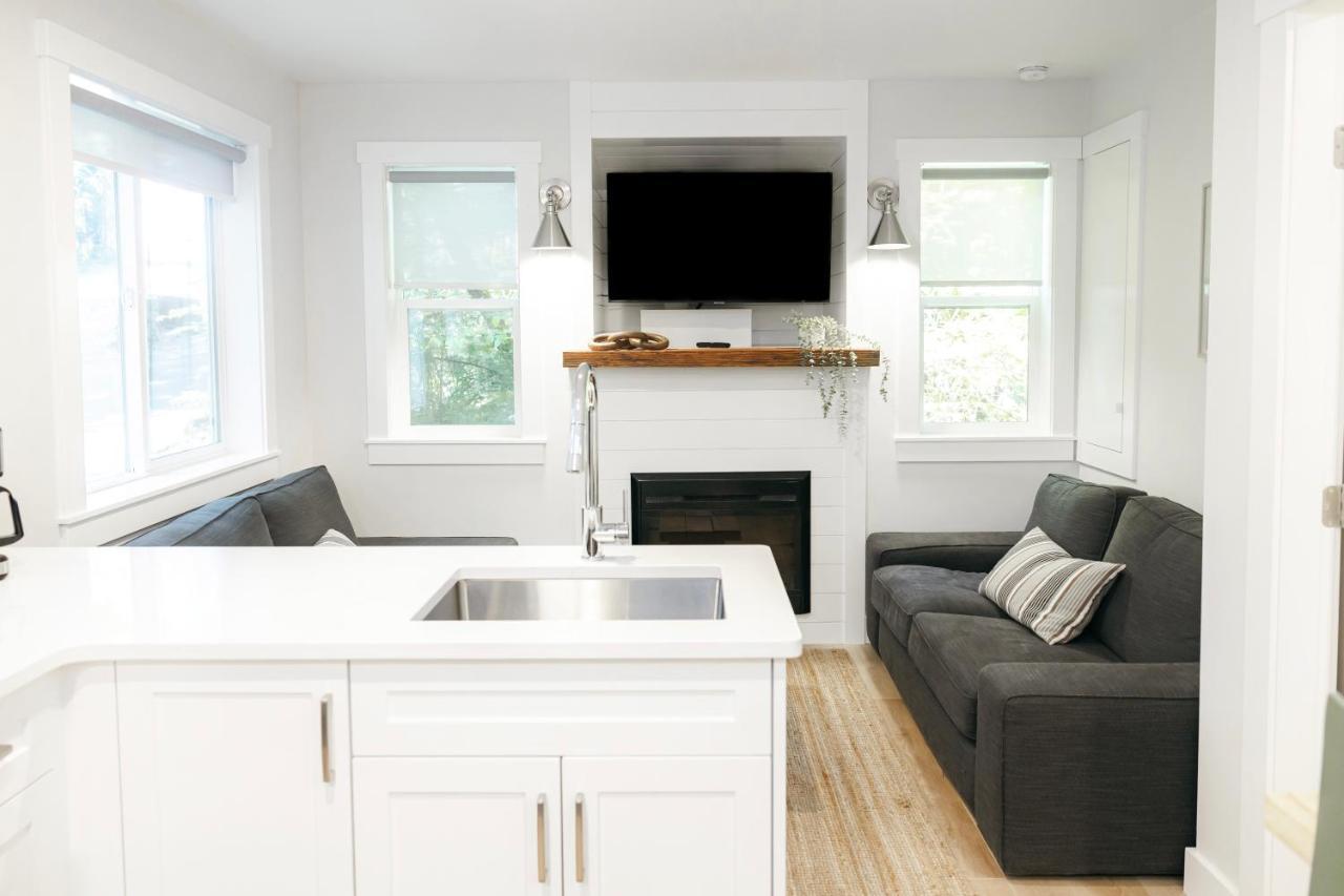 Surfs Inn Guesthouse & Cottages Ucluelet Εξωτερικό φωτογραφία